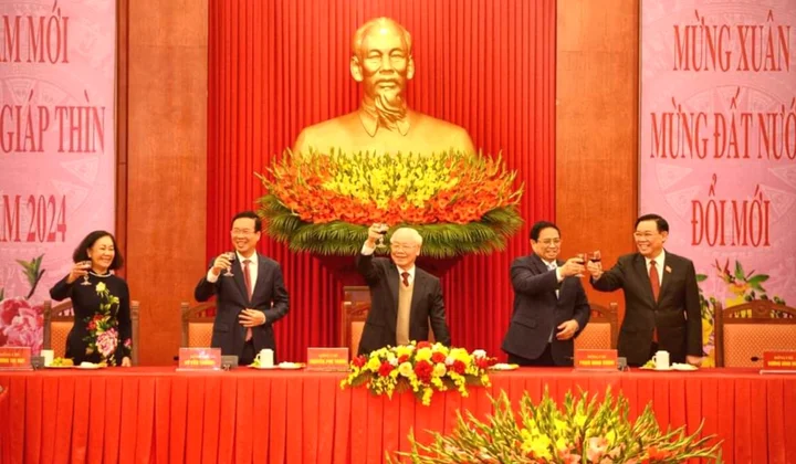 TỔNG BÍ THƯ NGUYỄN PHÚ TRỌNG CHÚC TẾT LÃNH ĐẠO, NGUYÊN LÃNH ĐẠO ĐẢNG, NHÀ NƯỚC