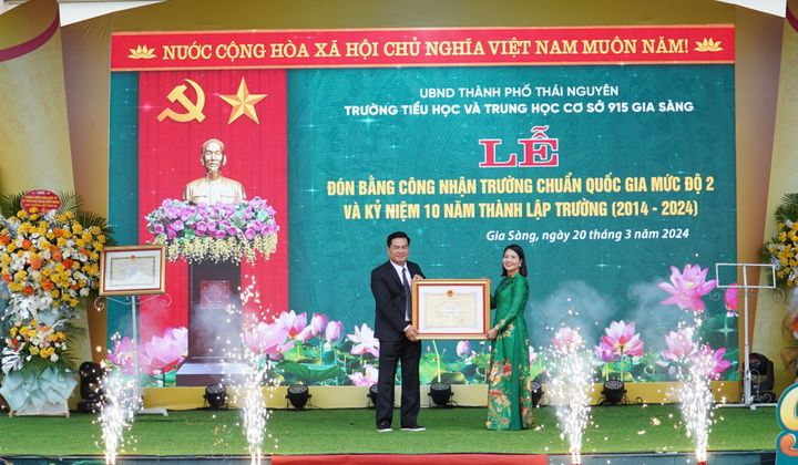 Thái Nguyên: Trường tiểu học và THCS 915 Gia Sàng kỷ niệm 10 năm thành lập trường và đón bằng công nhận trường chuẩn quốc gia mức độ 2