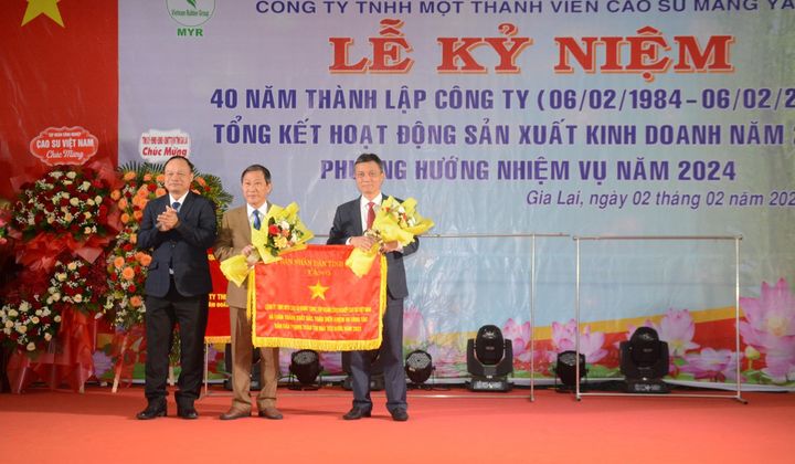 Cao su Mang Yang:  5 năm liên tiếp cán đích sớm so với kế hoạch Tập đoàn giao