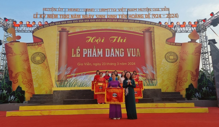 Hội thi và trưng bày Mâm ngũ quả tiến Vua