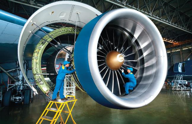 Phát triển ngành công nghiệp hàng không đồng bộ, hiện đại