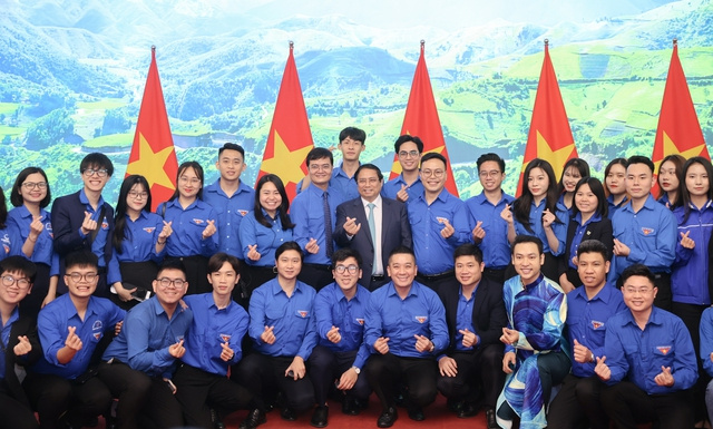 Gov’t chief asks youths to lead in digital transformation