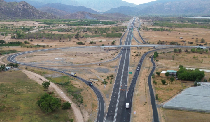 Cao tốc Cam Lâm-Vĩnh Hảo sẵn sàng đợi lệnh thông xe