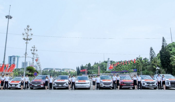 Hyundai Vinh hưởng ứng tinh thần chào mừng ngày Giải phóng miền Nam 30/4 và Quốc tế Lao động 1/5.