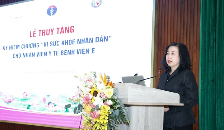 Truy tặng Kỷ niệm chương "Vì sức khỏe nhân dân" cho người hiến đa tạng