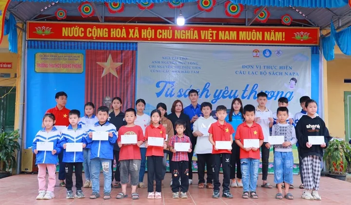 Tủ sách yêu thương 2024: chương trình kết nối tri thức - lan toả yêu thương