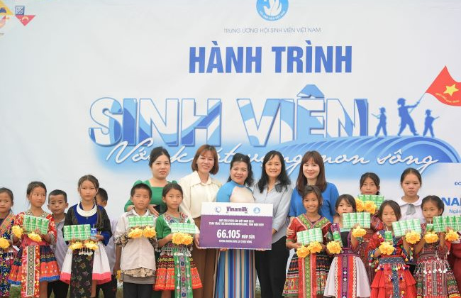 Vinamilk & Qũy Sữa Vươn Cao Việt Nam năm thứ 17: Thêm nhiều bữa ăn có sữa cho trẻ em