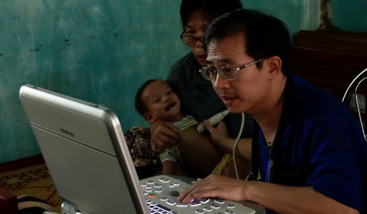 “Chuyến tàu hơi ấm số 5” mang yêu thương đến với các em nhỏ khó khăn tại Hướng Hóa - Quảng Trị