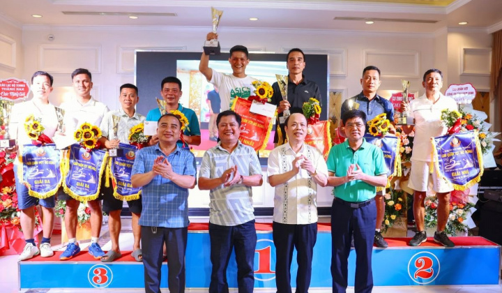 CLB Quần vợt Thiên Trường với Giải thi đấu mừng ngày sinh nhật Chủ tịch Hồ Chí Minh