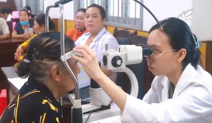 Chương trình “Vision Bus - Ánh Mắt sáng cả niềm tin”