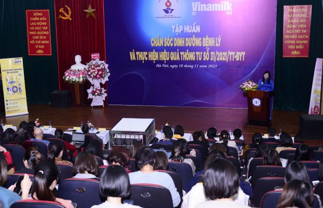 Vinamilk cùng đội ngũ điều dưỡng nâng cao hiệu quả chăm sóc sức khỏe cộng đồng