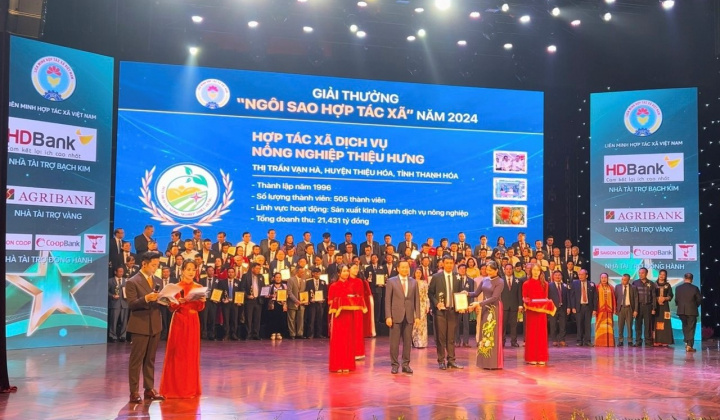 Hợp tác xã Thiệu Hưng nhận “Giải thưởng Ngôi sao HTX năm 2024”
