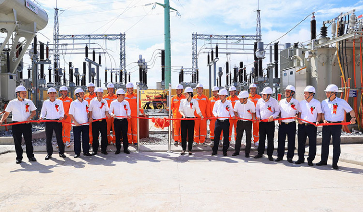 EVNNPC: Gắn biển công trình TBA 110kV chào mừng 55 năm thành lập Tổng công ty Điện lực miền Bắc