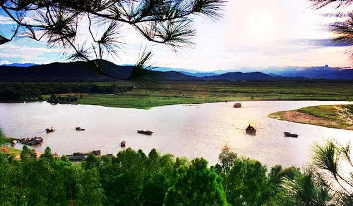Ấm áp hai tiếng quê hương: Chung tay hỗ trợ giúp người bị nạn