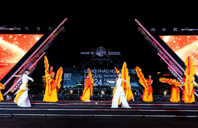 DIFF 2024 trước giờ G: Các ca sỹ hàng đầu showbiz Việt cùng hàng trăm vũ công tổng duyệt cho đêm “khai pháo”