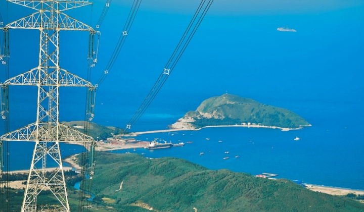 Biểu dương các đơn vị vượt mọi khó khăn, nỗ lực thi công công trình đường dây 500 kV mạch 3