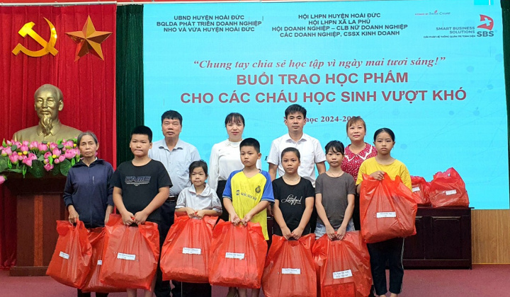 Trao học bổng cho 58 học sinh có hoàn cảnh khó khăn xã La Phù