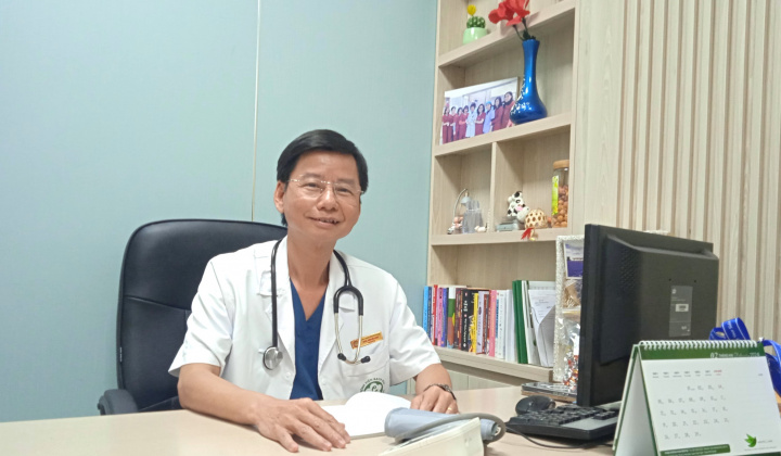 TS.BS. Trần Hữu Thông: Tận tâm song hành hai vai