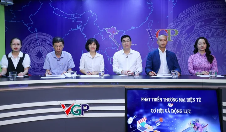 Phát triển thương mại điện tử - Cơ hội, động lực và thách thức