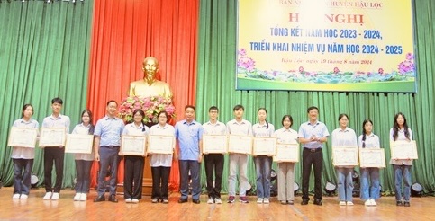 Hậu Lộc: Hội nghị tổng kết năm học 2023-2024 và triển khai nhiệm vụ năm học mới