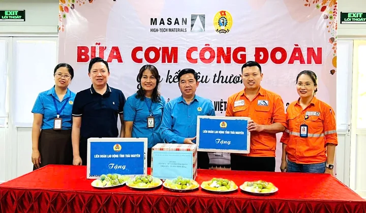 Bữa cơm Công đoàn ấm lòng người lao động tại Công ty Núi Pháo