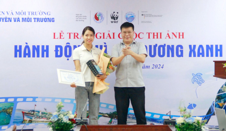 Tạp chí Tài nguyên và Môi trường trao giải cuộc thi ảnh “Hành động vì đại dương xanh”