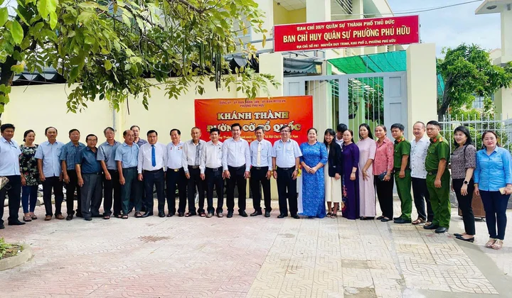 Tuyến đường cờ Tổ quốc: Nơi thể hiện lòng yêu nước của người dân phường Phú Hữu