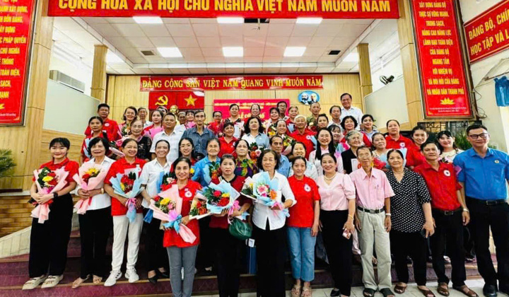 Phường Linh Xuân thành lập Chi Hội chữ thập đỏ, chi Hội người cao tuổi, Chi Hội khuyến học tại 27 khu phố