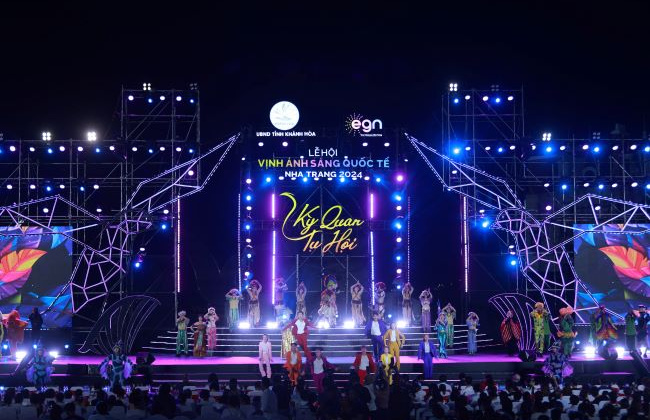 Đảo Hòn Tre bùng nổ “đại tiệc” lễ hội Vịnh ánh sáng quốc tế Nha Trang 2024