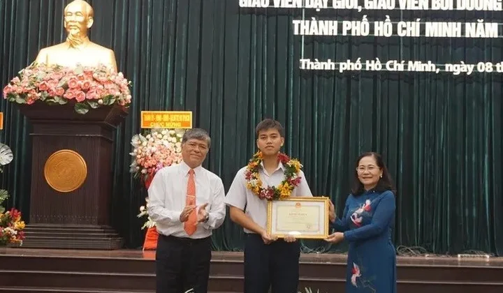 TP.HCM tuyên dương hơn 500 học sinh và giáo viên có thành tích xuất sắc