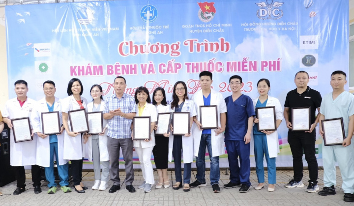 Nghệ An: Khám bệnh tổng quát và cấp thuốc miễn phí cho người dân xã Diễn Kim, huyện Diễn Châu