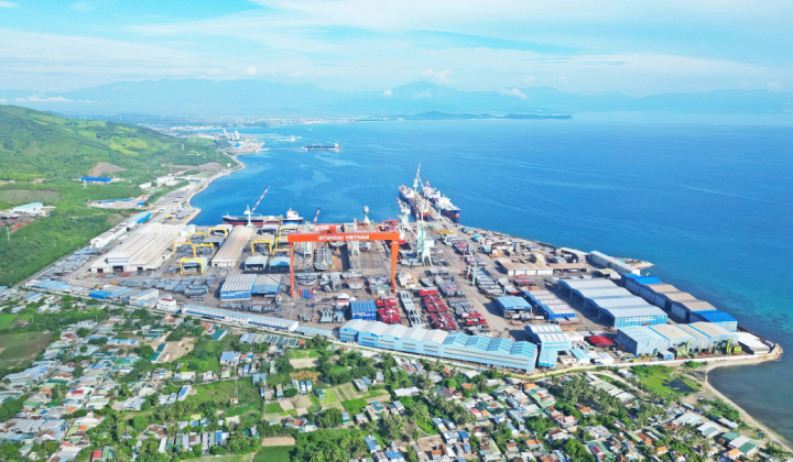 Focus on developing priority industries