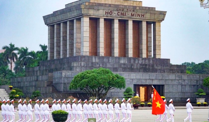 Đẩy mạnh chuyển đổi số trong quản lý khách vào Lăng viếng Bác