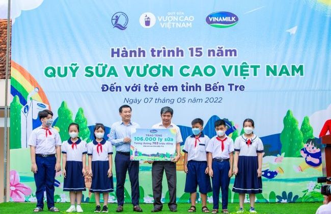 Vinamilk khởi động hành trình năm thứ 15 Quỹ sữa Vươn cao Việt Nam tại nhiều địa phương