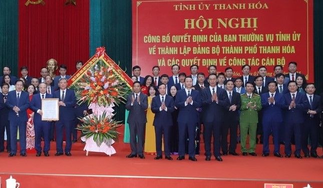 Thanh Hóa: Công bố quyết định thành lập Đảng bộ thành phố Thanh Hóa và công tác cán bộ