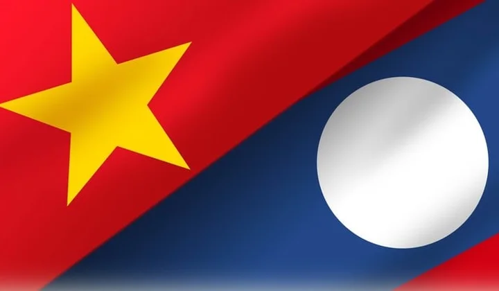 Dành ưu tiên cao nhất cho việc củng cố và phát triển quan hệ Việt Nam-Lào