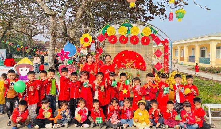 Trường Mầm non Nghĩa Lộc, Nghệ An: Lưu giữ nét truyền thống văn hóa hội chợ “Xuân yêu thương”
