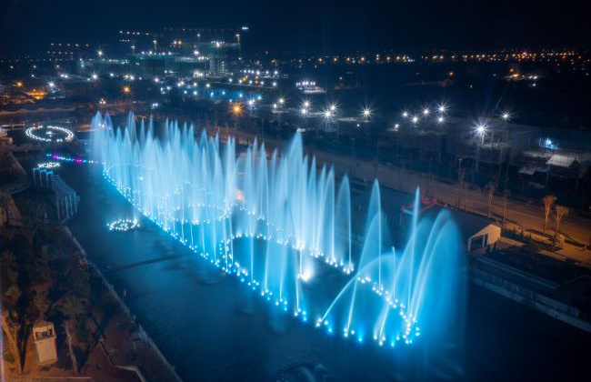 Bắn pháo hoa tầm cao đêm Giao thừa tại sân khấu nhạc nước dài nhất Việt Nam