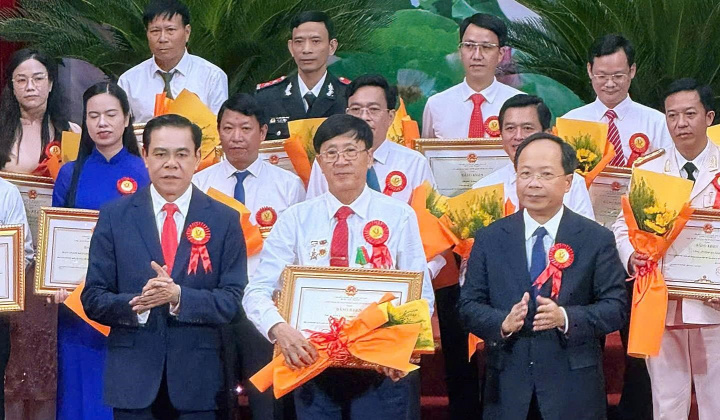 Từ một sỹ quan công an đến Bí thư Chi bộ mẫu mực giữa lòng Thành Sen