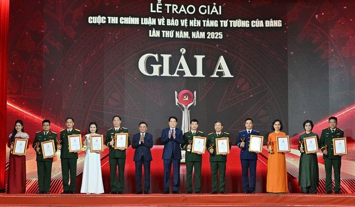 Khơi dậy tinh thần yêu nước, ý chí tự cường và khát vọng phát triển phồn vinh, hạnh phúc