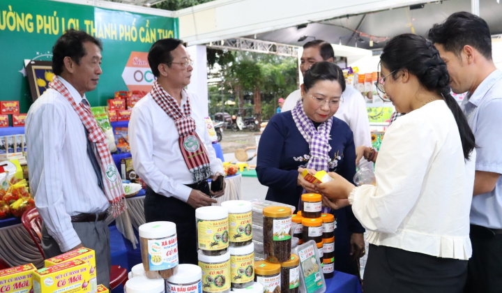 Đặc sản ba miền hội tụ tại Hội chợ OCOP Cần Thơ 2025