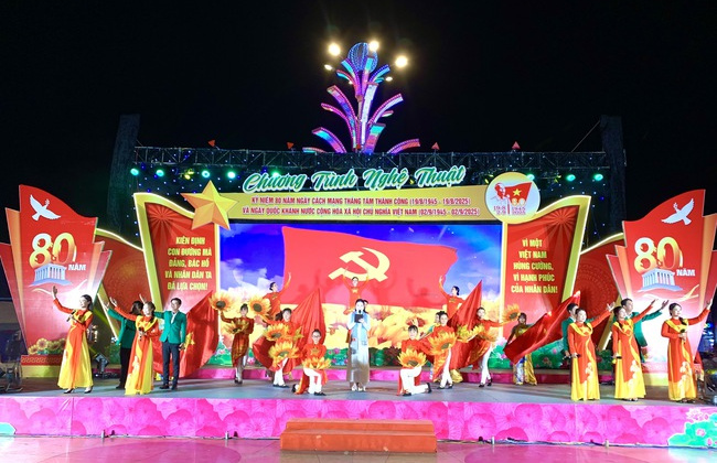 Tỏa sáng hình ảnh Đồng Tháp tại Liên hoan Nghệ thuật quần chúng Khu dân cư toàn quốc 2025