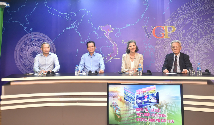 Tọa đàm “Kinh tế - xã hội Việt Nam 2021-2025: Chống chịu và bứt phá”