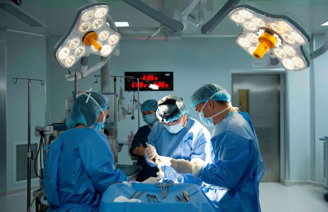 Điều kỳ diệu nơi đảo ngọc: Giành lại sự sống cho thai phụ Hàn Quốc bị xuất huyết não nặng