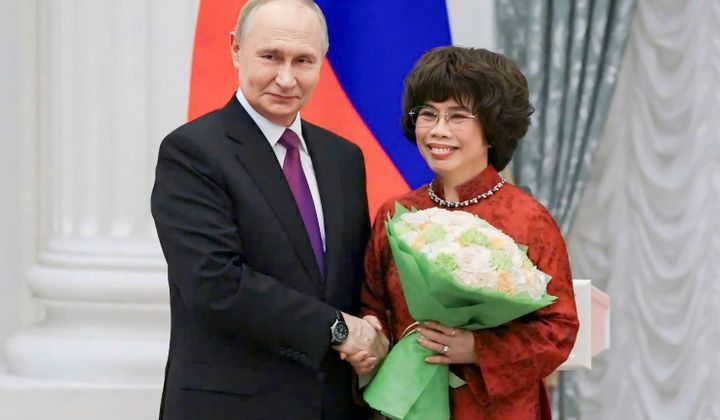 Anh hùng Lao động Thái Hương: Phần thưởng này tôi sẽ giữ trọn trong tim