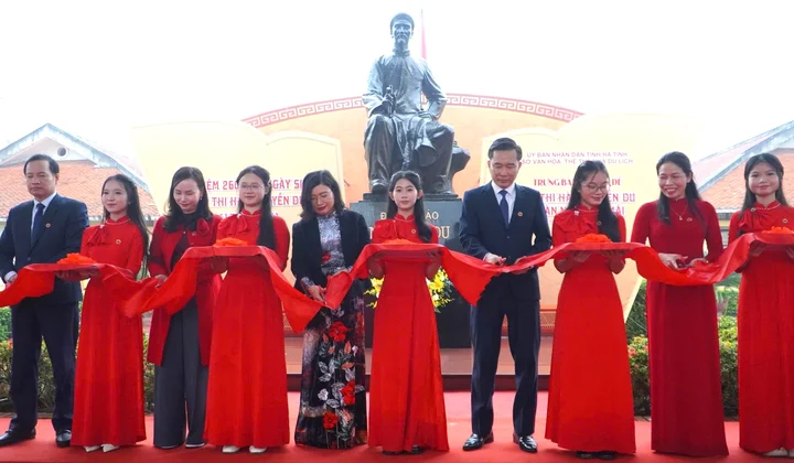 Khai mạc trưng bày chuyên đề: Đại thi hào Nguyễn Du - ngàn năm nhớ mãi
