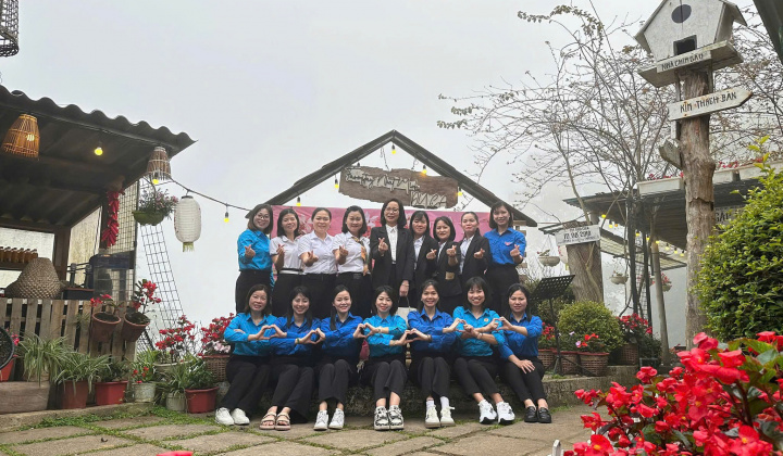 Miền Tây Nghệ An: Hành trình từ di tích lịch sử Hang Bua đến trải nghiệm năng lượng xanh tại Farmstay Nhật Minh