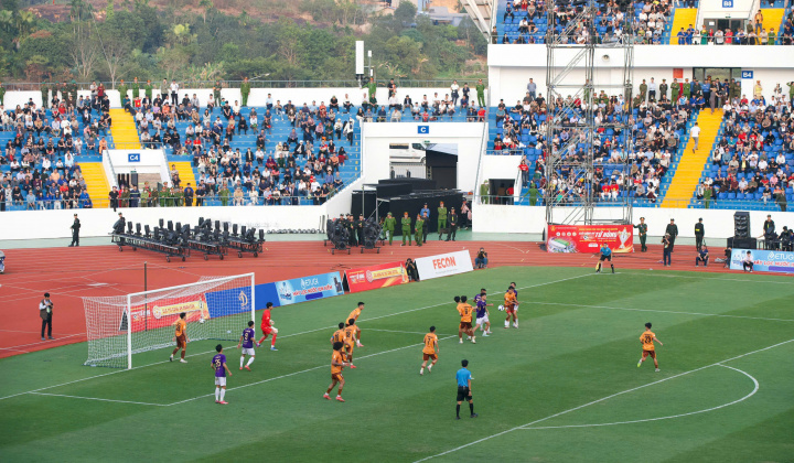 Tưng bừng Lễ khai mạc Giải bóng đá Tứ hùng - Thái Nguyên 2025