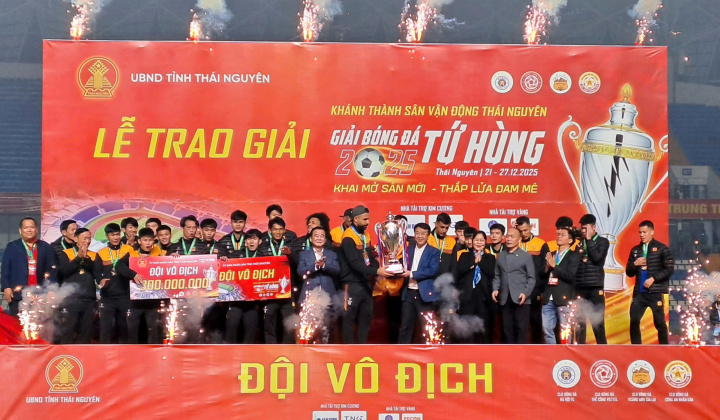 CLB Hoàng Anh Gia Lai đăng quang ngôi vô địch tại Giải bóng đá Tứ hùng - Thái Nguyên