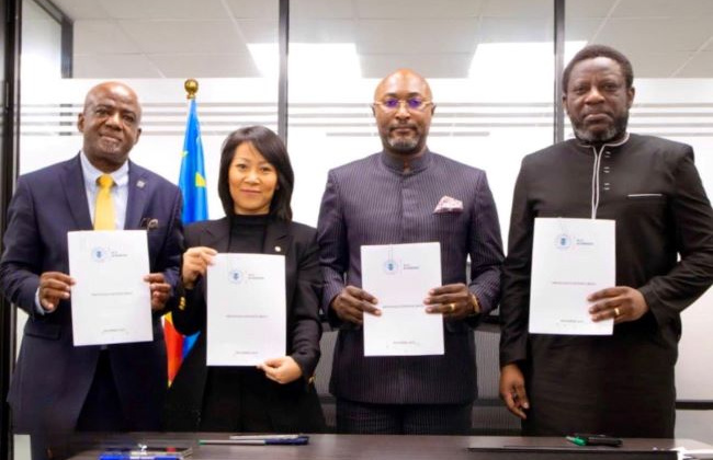 Vingroup và Thủ đô Congo đẩy mạnh hợp tác toàn diện trong lĩnh vực giao thông xanh